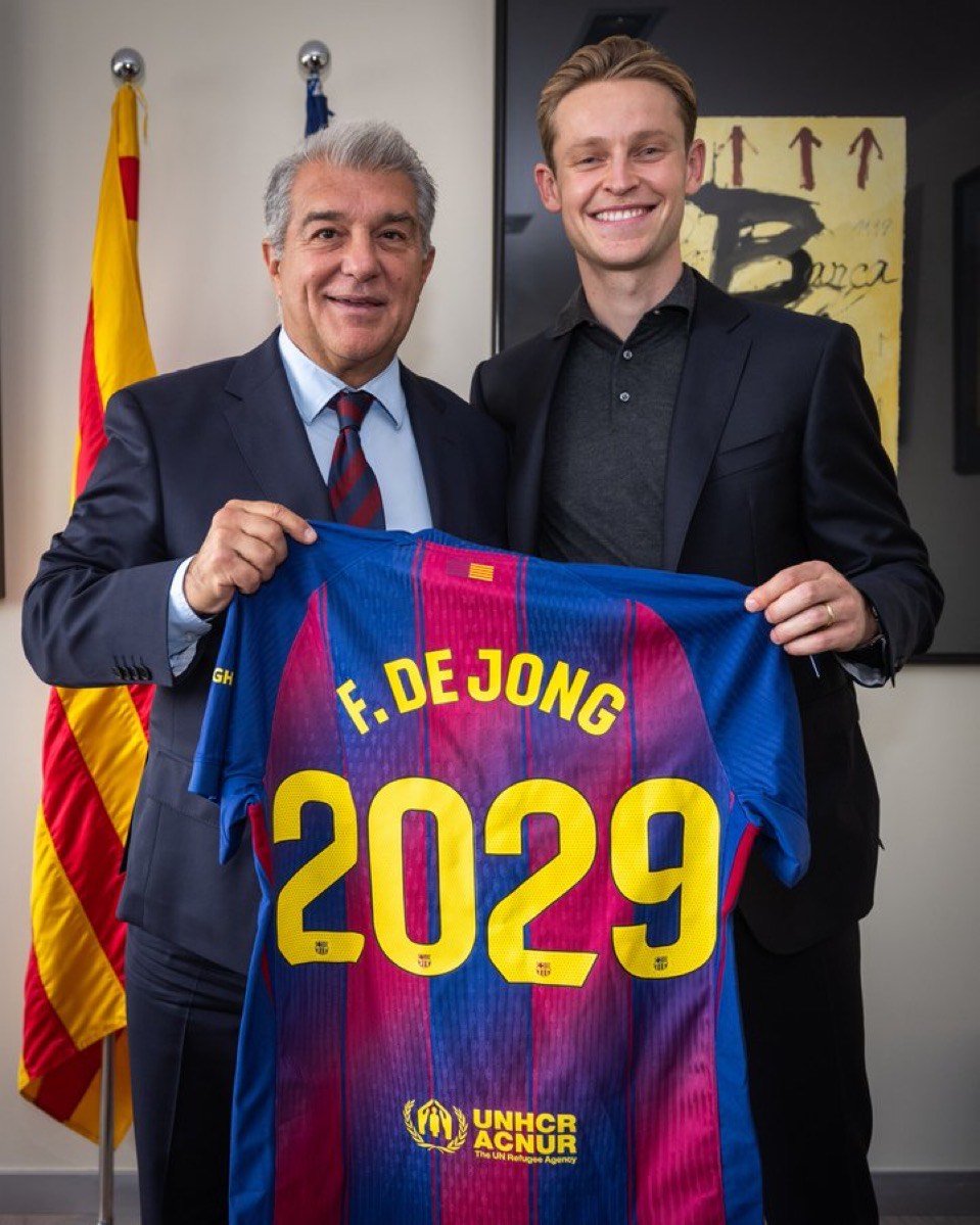 Frenkie de Jong tras la firma de su renovación | Foto: FC Barcelona
