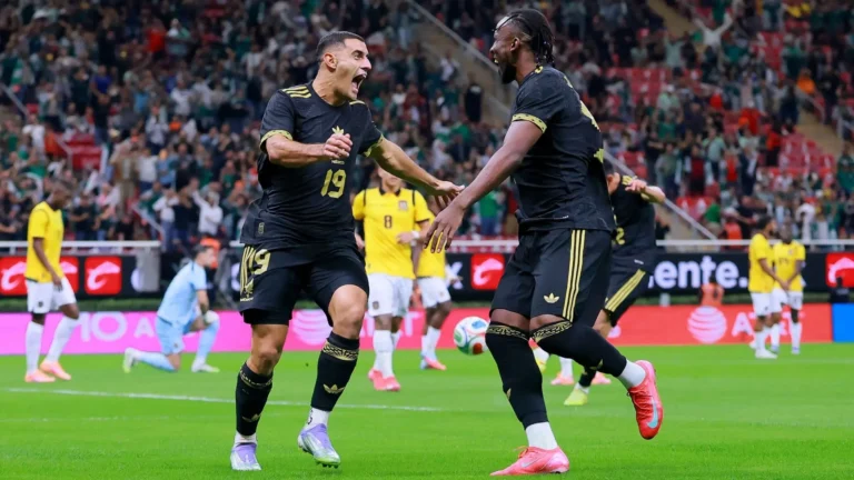 Germán Berterame celebrando en el Mexico-Ecuador Foto: Reuters