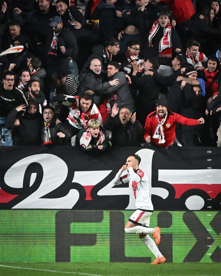 El gol de la victoria . Foto Vía X (@RayoVallecano).