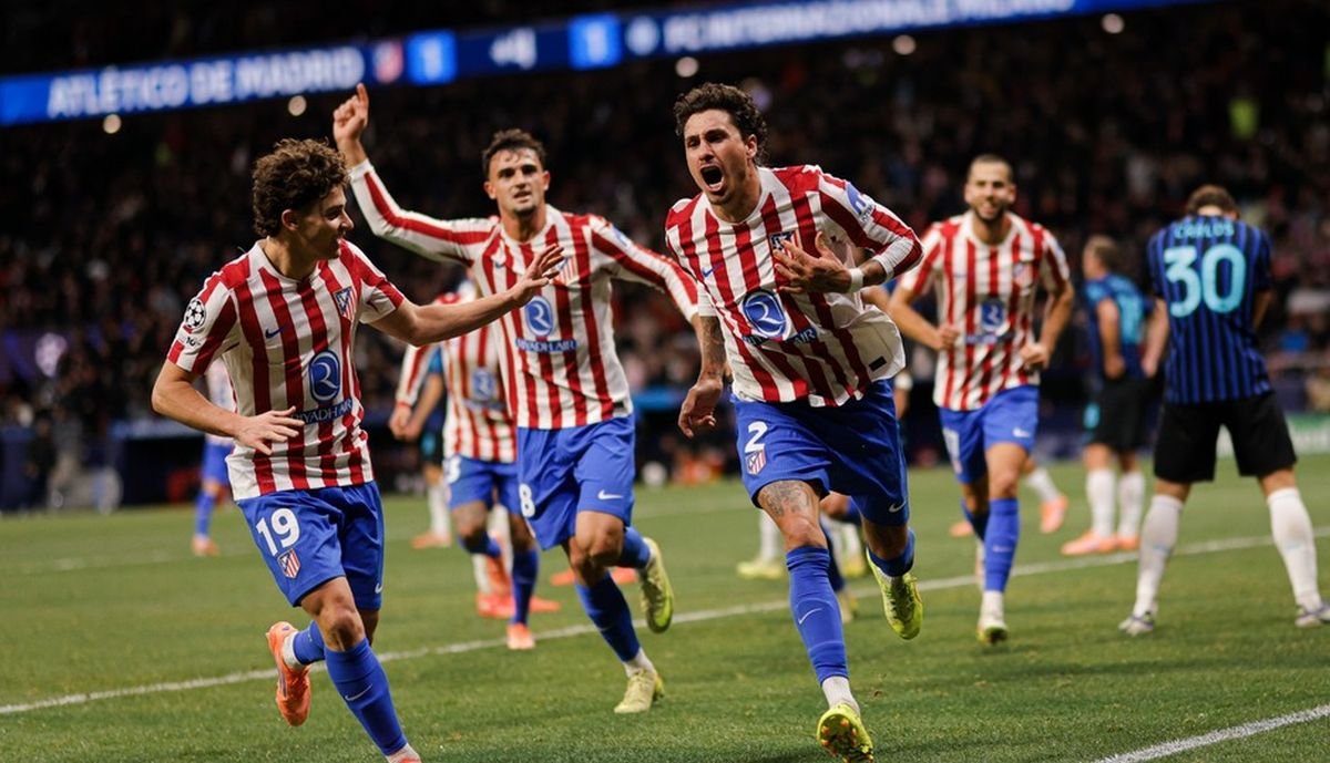 Giménez celebra el gol que da la victoria al Atlético ante el Inter