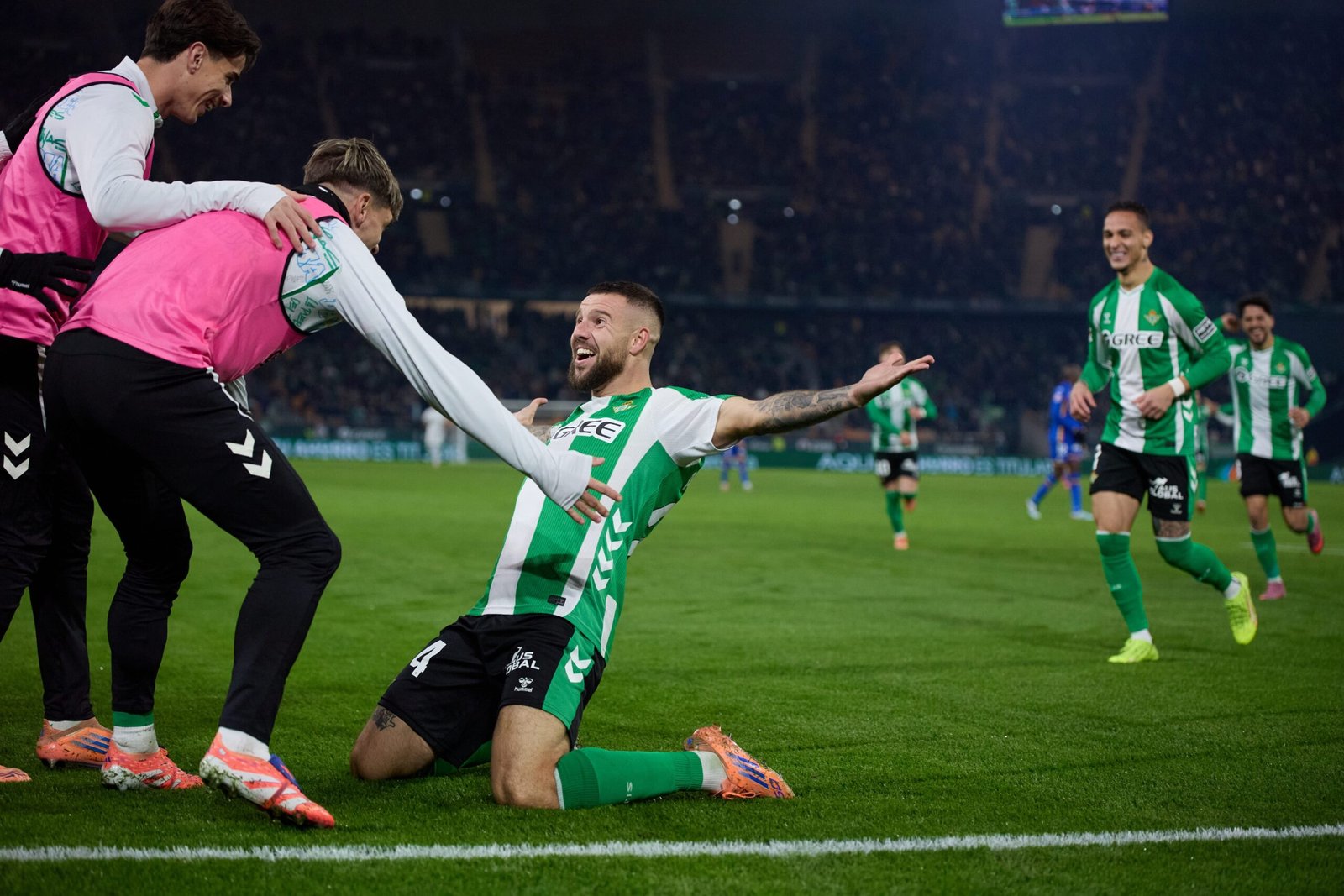 Aitor Ruibal celebrando. Foto Vía X (@RealBetis).