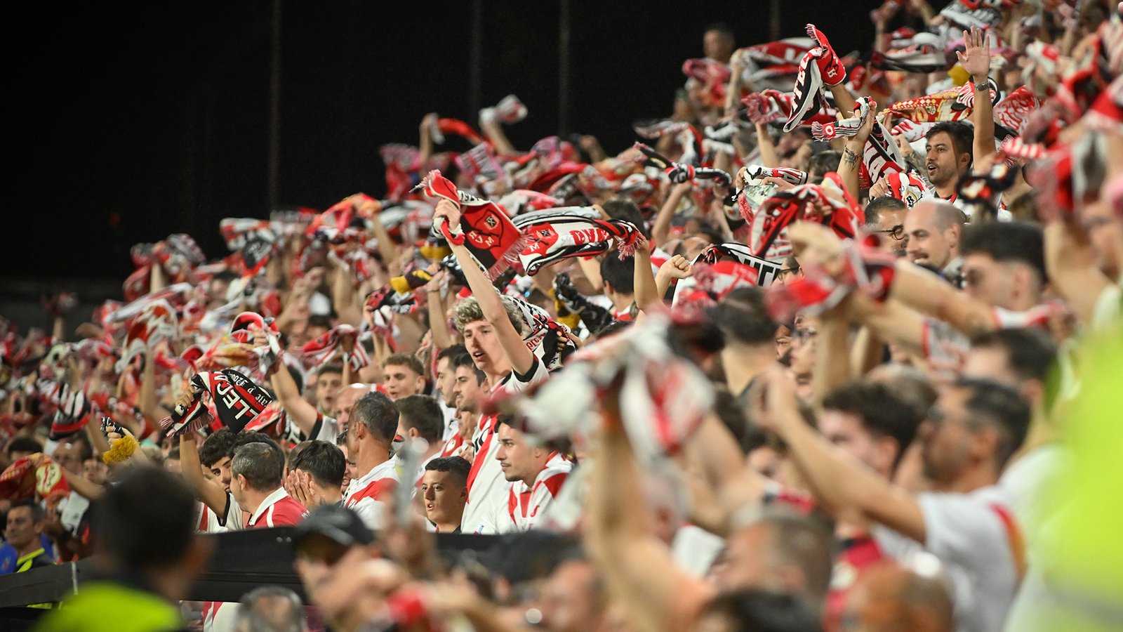 Afición del Rayo Vallecano durante un partido | Foto: Rayo Vallecano |