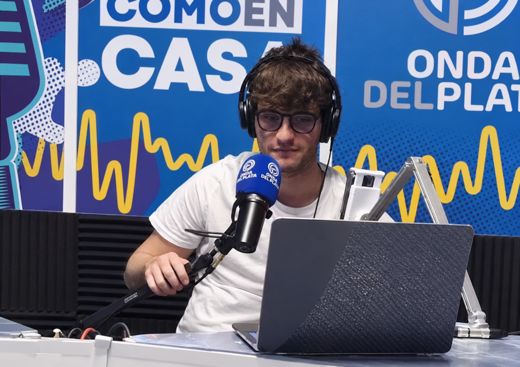 Roberto Delgado presentando | @celeste_europea