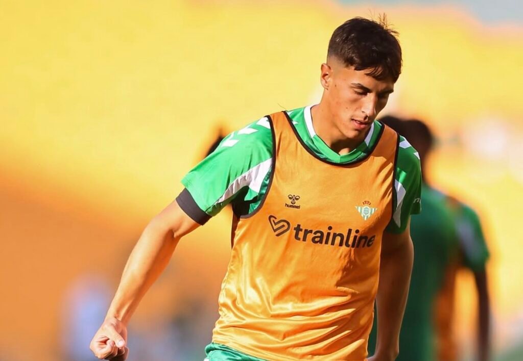 Facundo Bernal con el Real Betis
