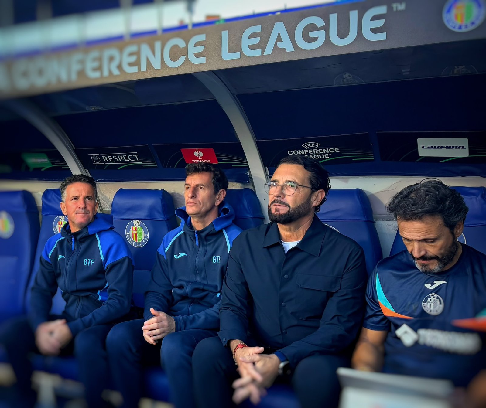Bordalás en el banquillo del Coliseum, durante el partido de Conference League ante el Lugano.